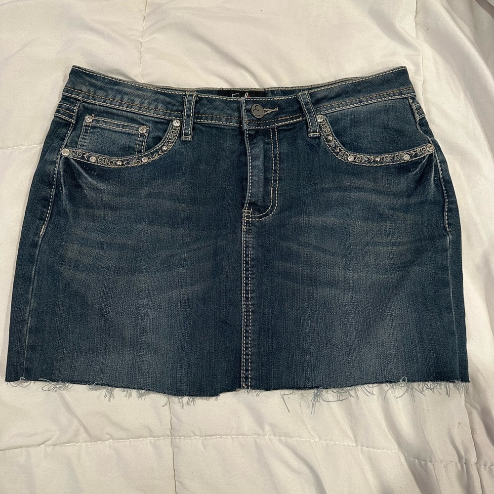 EARL JEAN
SIZE TEN
MINI SKIRT
DARK BLUE